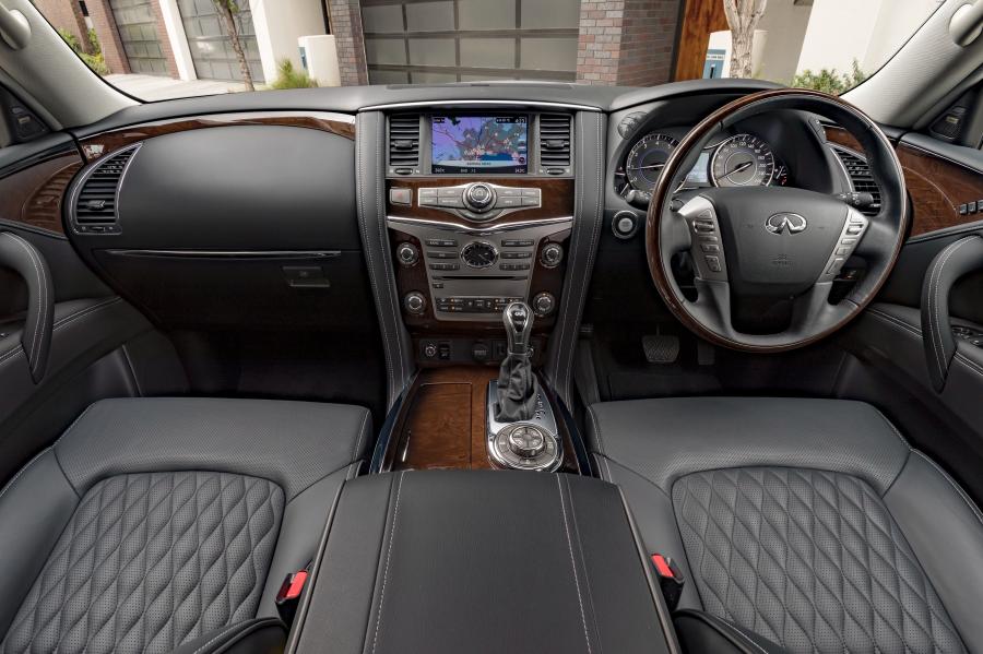 Торпедо Infiniti QX80 5.6 2018 года  (AU) (фото 2 из 40)